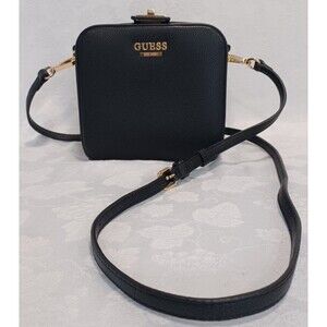 VINTAGE GUESS BLACK FAUX PEBBLED LEATHER SQUARE CROSSBODY BAG
